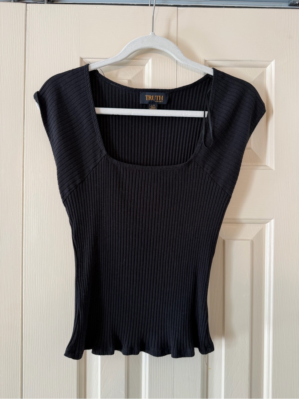 Truth Black Ribbed Scoop Neck Cap Sleeve Tank